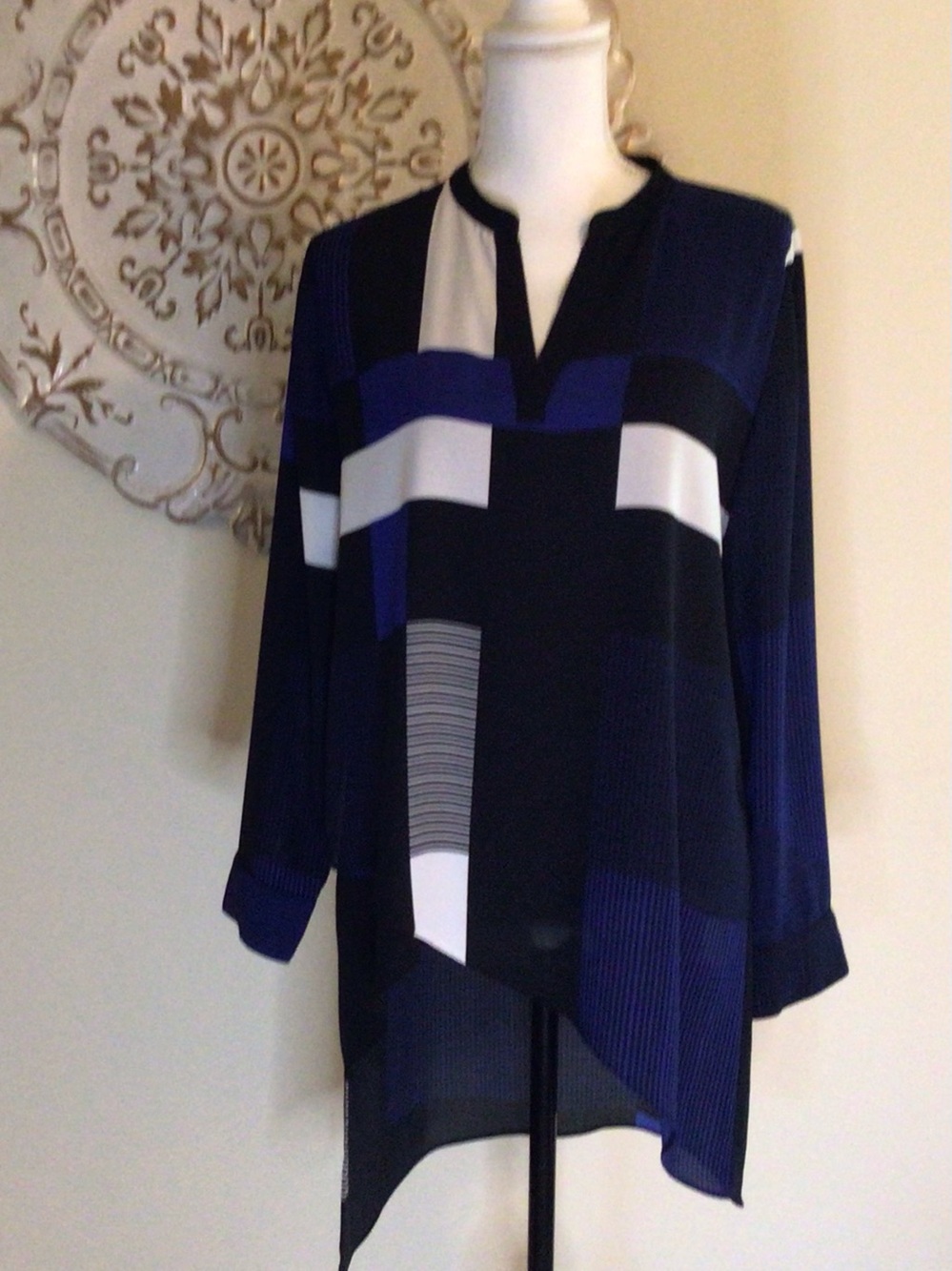 Chico’s Geometric Print V-neck Tunic Chico Size 0 (Small)